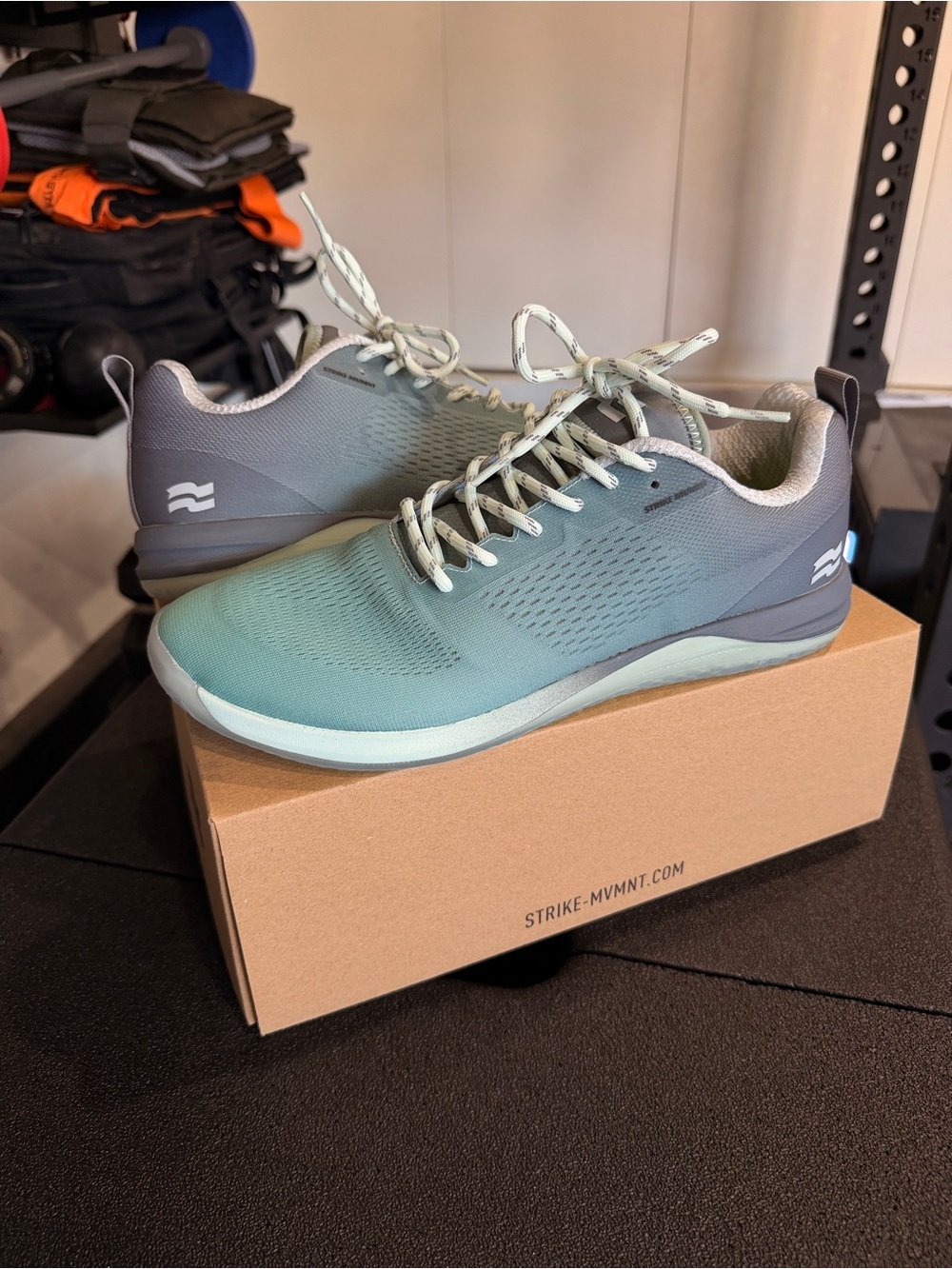 Strike-Mvmnt Haze Trainer Men’s 10.5 Dirty Tiffany